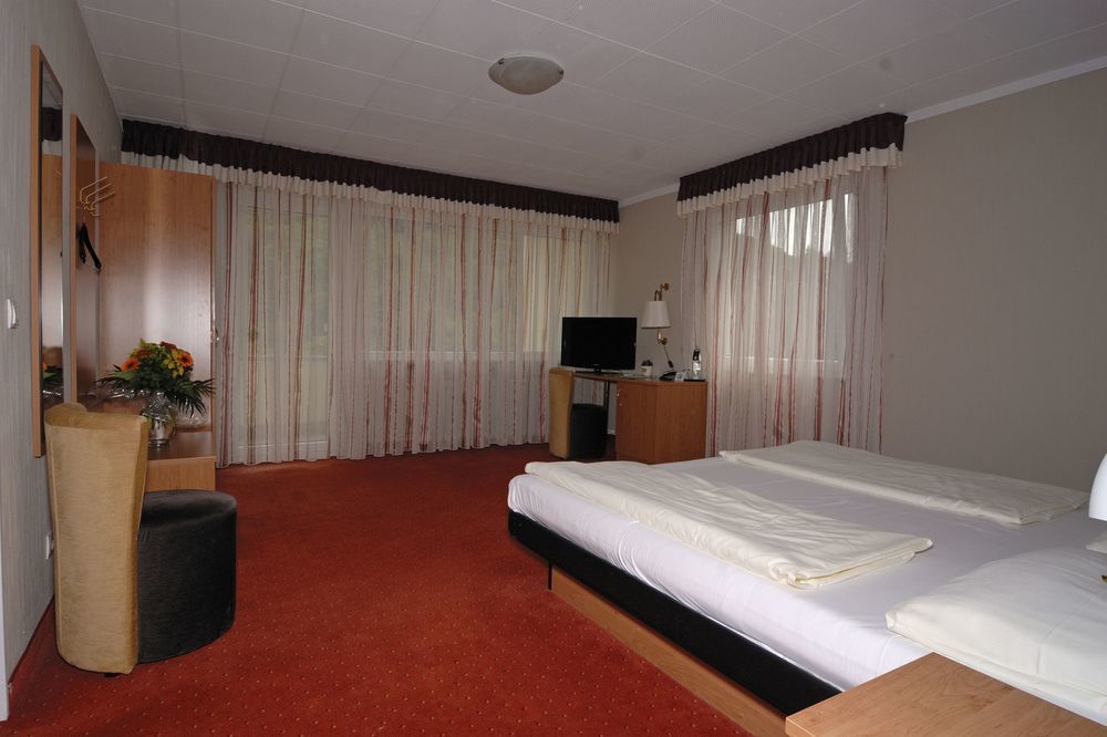 Hotel Schlangenbader Hof Экстерьер фото